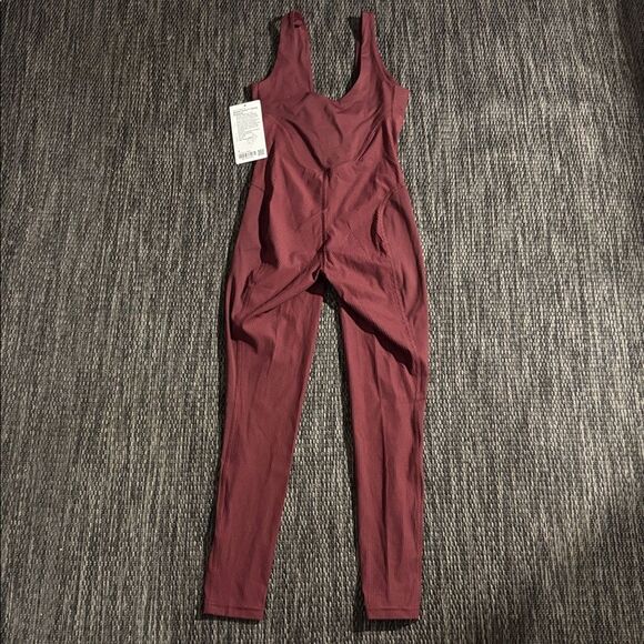 Lululemon Ribbed Nulux Skiing Bodysuit
Asia Fit - Picture 2 of 11